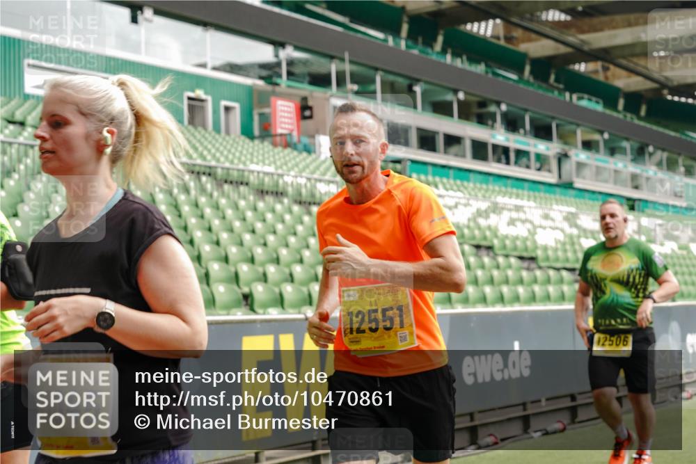 13.09.2026 - 21. swb-Marathon Bremen Michael Burmester http://msf.ph/oto/10470861 13.09.2026 10:36:40 Laufen im Stadion 10092, 10150, 10152, 10153, 10154, 10160, 10173, 10175, 10181, 10182, 10186, 10187, 10195, 10198, 10237, 10245, 10251, 10257, 10263, 10272, 10275, 10278, 10291, 10296, 10306, 10309, 10315, 10327, 10331, 10332, 10338, 10357, 10377, 10382, 10390, 10403, 10409, 10411, 10420, 10429, 10439, 10444, 10473, 10477, 10481, 10492, 10497, 10500, 10516, 10531, 10560, 10569, 10607, 10613, 10617, 10633, 10636, 10647, 10648, 10659, 10663, 10671, 10672, 10674, 10715 meine-sportfotos.de