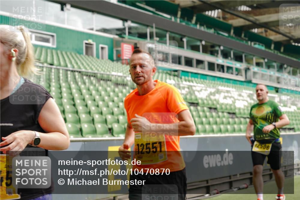 13.09.2026 - 21. swb-Marathon Bremen Michael Burmester http://msf.ph/oto/10470870 13.09.2026 10:36:40 Laufen im Stadion 10092, 10150, 10152, 10153, 10154, 10160, 10173, 10175, 10181, 10182, 10186, 10187, 10195, 10198, 10237, 10245, 10251, 10257, 10263, 10272, 10275, 10278, 10291, 10296, 10306, 10309, 10315, 10327, 10331, 10332, 10338, 10357, 10377, 10382, 10390, 10403, 10409, 10411, 10420, 10429, 10439, 10444, 10473, 10477, 10481, 10492, 10497, 10500, 10516, 10531, 10560, 10569, 10607, 10613, 10617, 10633, 10636, 10647, 10648, 10659, 10663, 10671, 10672, 10674, 10715 meine-sportfotos.de