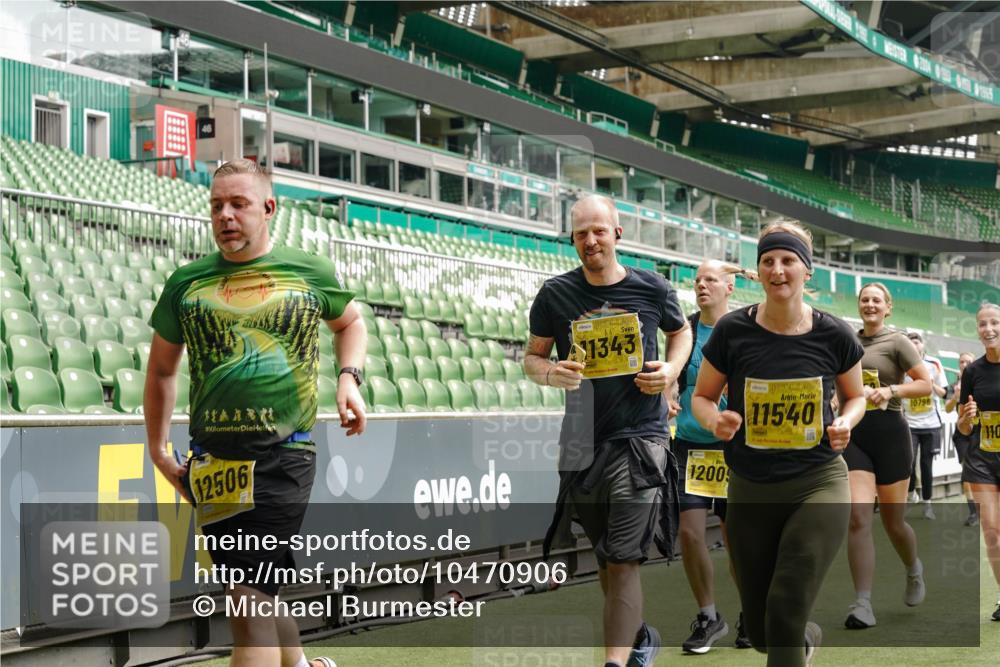 13.09.2026 - 21. swb-Marathon Bremen Michael Burmester http://msf.ph/oto/10470906 13.09.2026 10:36:42 Laufen im Stadion 10092, 10150, 10152, 10153, 10154, 10160, 10173, 10175, 10181, 10182, 10186, 10187, 10195, 10198, 10237, 10245, 10251, 10257, 10263, 10272, 10275, 10278, 10291, 10296, 10306, 10309, 10315, 10327, 10331, 10332, 10338, 10357, 10377, 10382, 10390, 10403, 10409, 10411, 10420, 10429, 10439, 10444, 10473, 10477, 10481, 10492, 10497, 10500, 10516, 10531, 10560, 10569, 10598, 10607, 10613, 10617, 10633, 10636, 10647, 10648, 10659, 10663, 10671, 10672, 10674 meine-sportfotos.de