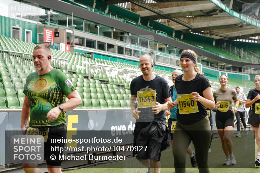 13.09.2026 - 21. swb-Marathon Bremen Michael Burmester http://msf.ph/oto/10470927 13.09.2026 10:36:42 Laufen im Stadion 10092, 10150, 10152, 10153, 10154, 10160, 10173, 10175, 10181, 10182, 10186, 10187, 10195, 10198, 10237, 10245, 10251, 10257, 10263, 10272, 10275, 10278, 10291, 10296, 10306, 10309, 10315, 10327, 10331, 10332, 10338, 10357, 10377, 10382, 10390, 10403, 10409, 10411, 10420, 10429, 10439, 10444, 10473, 10477, 10481, 10492, 10497, 10500, 10516, 10531, 10560, 10569, 10598, 10607, 10613, 10617, 10633, 10636, 10647, 10648, 10659, 10663, 10671, 10672, 10674 meine-sportfotos.de