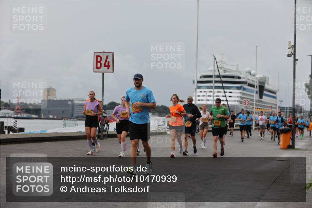 13.09.2026 - Kiel Lauf Andreas Tolksdorf http://msf.ph/oto/10470939 13.09.2026 12:11:41 Kiellinie 4, 3955, 6478, 3 meine-sportfotos.de