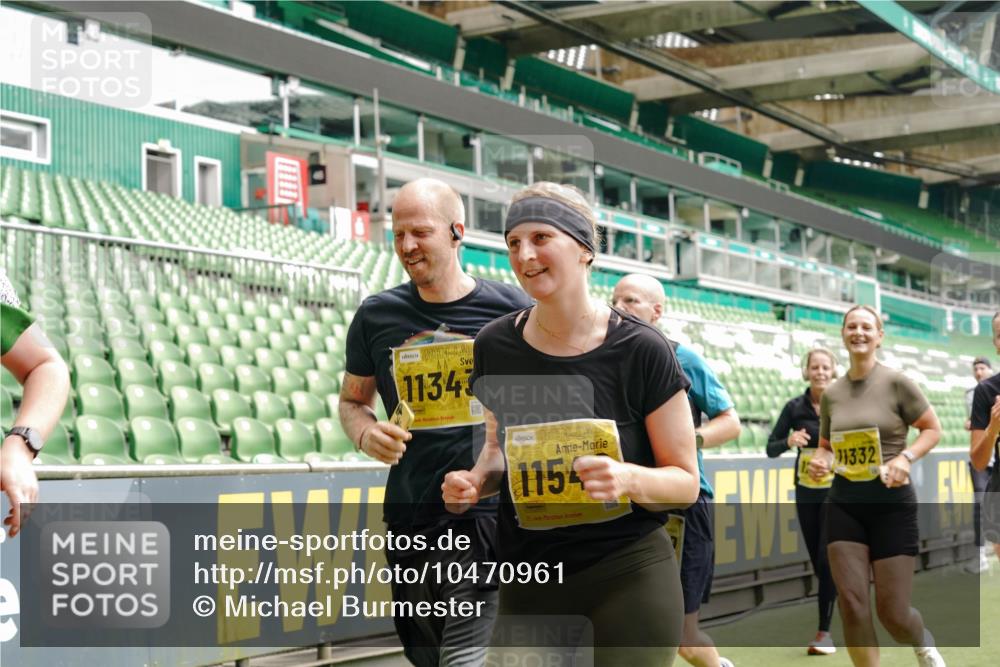 13.09.2026 - 21. swb-Marathon Bremen Michael Burmester http://msf.ph/oto/10470961 13.09.2026 10:36:42 Laufen im Stadion 10092, 10150, 10152, 10153, 10154, 10160, 10173, 10175, 10181, 10182, 10186, 10187, 10195, 10198, 10237, 10245, 10251, 10257, 10263, 10272, 10275, 10278, 10291, 10296, 10306, 10309, 10315, 10327, 10331, 10332, 10338, 10357, 10377, 10382, 10390, 10403, 10409, 10411, 10420, 10429, 10439, 10444, 10473, 10477, 10481, 10492, 10497, 10500, 10516, 10531, 10560, 10569, 10598, 10607, 10613, 10617, 10633, 10636, 10647, 10648, 10659, 10663, 10671, 10672, 10674 meine-sportfotos.de