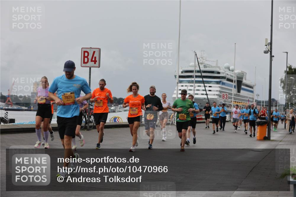 13.09.2026 - Kiel Lauf Andreas Tolksdorf http://msf.ph/oto/10470966 13.09.2026 12:11:42 Kiellinie 7825, 4, 1457, 4996, 6478, 3079, 3 meine-sportfotos.de