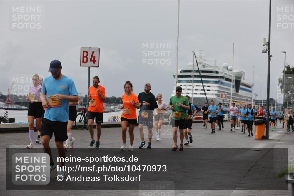 13.09.2026 - Kiel Lauf Andreas Tolksdorf http://msf.ph/oto/10470973 13.09.2026 12:11:42 Kiellinie 9432, 782, 4, 1457, 4996, 6478, 3 meine-sportfotos.de