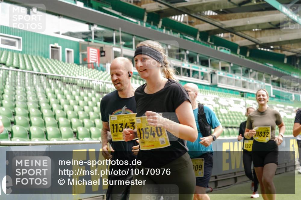 13.09.2026 - 21. swb-Marathon Bremen Michael Burmester http://msf.ph/oto/10470976 13.09.2026 10:36:42 Laufen im Stadion 10092, 10150, 10152, 10153, 10154, 10160, 10173, 10175, 10181, 10182, 10186, 10187, 10195, 10198, 10237, 10245, 10251, 10257, 10263, 10272, 10275, 10278, 10291, 10296, 10306, 10309, 10315, 10327, 10331, 10332, 10338, 10357, 10377, 10382, 10390, 10403, 10409, 10411, 10420, 10429, 10439, 10444, 10473, 10477, 10481, 10492, 10497, 10500, 10516, 10531, 10560, 10569, 10598, 10607, 10613, 10617, 10633, 10636, 10647, 10648, 10659, 10663, 10671, 10672, 10674 meine-sportfotos.de
