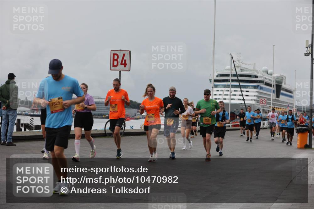 13.09.2026 - Kiel Lauf Andreas Tolksdorf http://msf.ph/oto/10470982 13.09.2026 12:11:43 Kiellinie 4, 7825, 1457, 4996, 8397, 6478, 3079, 3 meine-sportfotos.de