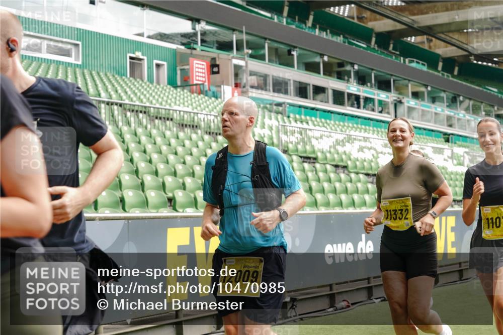 13.09.2026 - 21. swb-Marathon Bremen Michael Burmester http://msf.ph/oto/10470985 13.09.2026 10:36:43 Laufen im Stadion 10092, 10150, 10152, 10153, 10154, 10160, 10173, 10175, 10181, 10182, 10186, 10187, 10195, 10198, 10237, 10245, 10251, 10257, 10263, 10272, 10275, 10278, 10291, 10296, 10306, 10309, 10315, 10327, 10331, 10332, 10338, 10357, 10377, 10382, 10390, 10403, 10409, 10411, 10420, 10429, 10439, 10444, 10473, 10477, 10481, 10492, 10497, 10500, 10516, 10531, 10560, 10569, 10598, 10607, 10613, 10617, 10633, 10636, 10647, 10648, 10659, 10663, 10671, 10672, 10674 meine-sportfotos.de