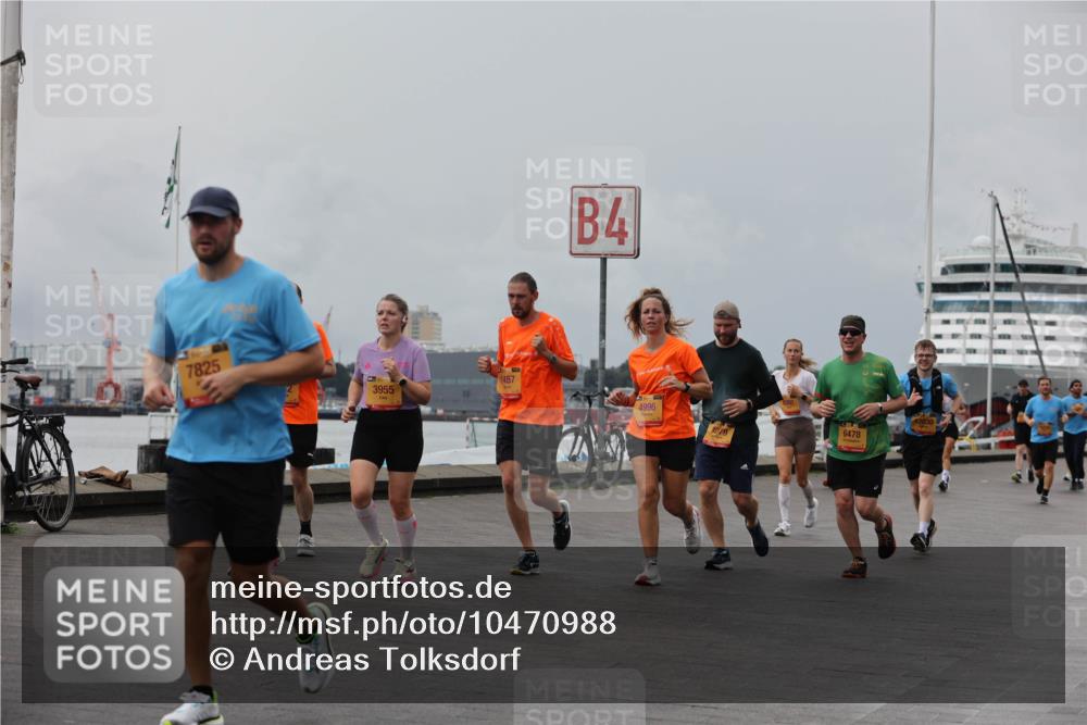 13.09.2026 - Kiel Lauf Andreas Tolksdorf http://msf.ph/oto/10470988 13.09.2026 12:11:43 Kiellinie 7825, 3955, 1457, 4, 4996, 3019, 6478 meine-sportfotos.de