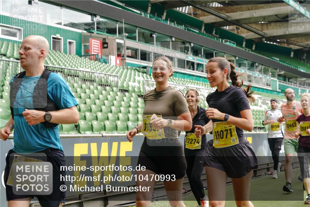 13.09.2026 - 21. swb-Marathon Bremen Michael Burmester http://msf.ph/oto/10470993 13.09.2026 10:36:44 Laufen im Stadion 10092, 10150, 10152, 10153, 10154, 10160, 10173, 10175, 10181, 10182, 10186, 10187, 10195, 10198, 10237, 10245, 10251, 10257, 10263, 10272, 10275, 10278, 10291, 10296, 10306, 10309, 10315, 10327, 10331, 10332, 10338, 10357, 10377, 10382, 10390, 10403, 10409, 10411, 10420, 10429, 10439, 10444, 10473, 10477, 10481, 10492, 10497, 10500, 10516, 10531, 10560, 10569, 10598, 10607, 10613, 10617, 10633, 10636, 10647, 10648, 10659, 10663, 10671, 10672, 10674 meine-sportfotos.de