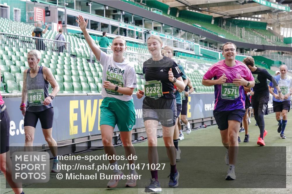 13.09.2026 - 21. swb-Marathon Bremen Michael Burmester http://msf.ph/oto/10471027 13.09.2026 13:14:30 Laufen im Stadion 266, 270, 278, 300, 349, 414, 460, 576, 600, 631, 768, 950, 956, 1005, 1008, 1047, 1143, 1392, 1408, 1426, 1573, 1596, 1641, 1818, 1819, 1991, 2024, 2035, 2079, 2233, 2235, 2314, 2359, 2387, 2412, 2439, 2457, 2466, 2484, 2494, 2521, 2540, 2564, 2612, 2665, 2690, 2691, 2693, 2737, 2773, 2816, 2829, 2838, 2861, 2865, 2884, 2887, 2921, 2958, 2972, 2978, 3016, 3111, 3209, 3253, 3277, 3304, 3313, 3355, 3378, 3405, 3428, 3653, 3661, 3670, 3680, 4034, 4080, 4306, 703 meine-sportfotos.de