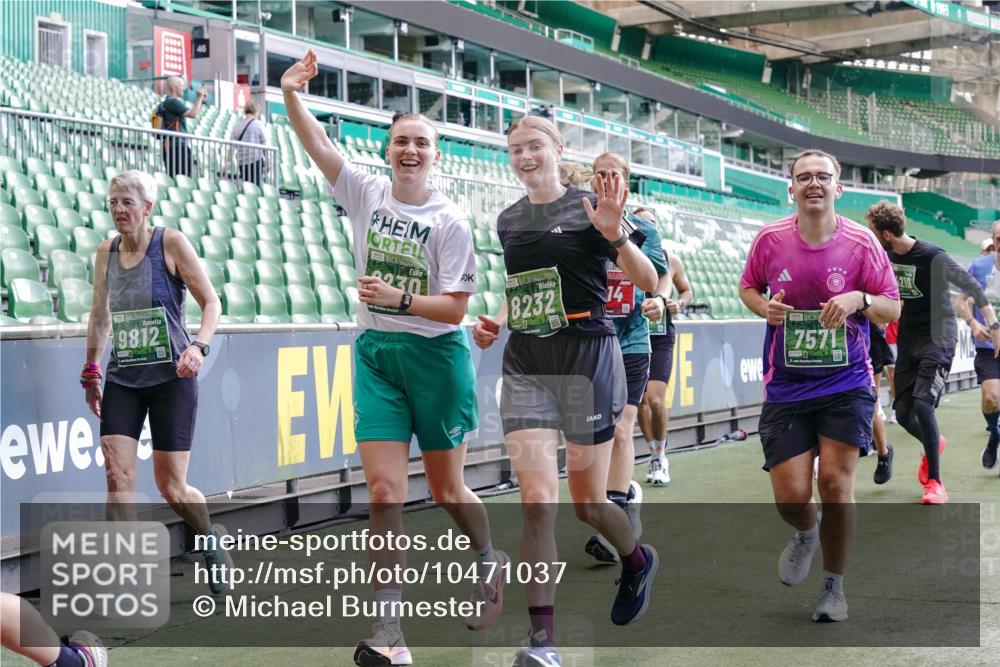 13.09.2026 - 21. swb-Marathon Bremen Michael Burmester http://msf.ph/oto/10471037 13.09.2026 13:14:30 Laufen im Stadion 266, 270, 278, 300, 349, 414, 460, 576, 600, 631, 768, 950, 956, 1005, 1008, 1047, 1143, 1392, 1408, 1426, 1573, 1596, 1641, 1818, 1819, 1991, 2024, 2035, 2079, 2233, 2235, 2314, 2359, 2387, 2412, 2439, 2457, 2466, 2484, 2494, 2521, 2540, 2564, 2612, 2665, 2690, 2691, 2693, 2737, 2773, 2816, 2829, 2838, 2861, 2865, 2884, 2887, 2921, 2958, 2972, 2978, 3016, 3111, 3209, 3253, 3277, 3304, 3313, 3355, 3378, 3405, 3428, 3653, 3661, 3670, 3680, 4034, 4080, 4306, 703 meine-sportfotos.de