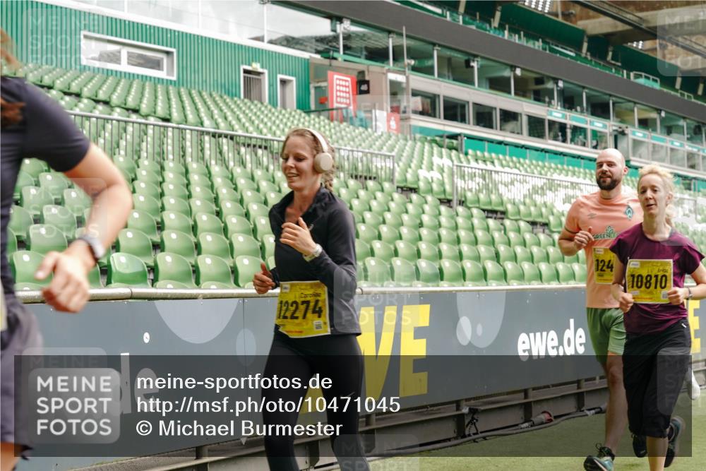 13.09.2026 - 21. swb-Marathon Bremen Michael Burmester http://msf.ph/oto/10471045 13.09.2026 10:36:45 Laufen im Stadion 10092, 10150, 10152, 10153, 10154, 10160, 10173, 10175, 10181, 10182, 10186, 10187, 10195, 10198, 10237, 10245, 10251, 10257, 10263, 10272, 10275, 10278, 10291, 10296, 10306, 10309, 10315, 10327, 10331, 10332, 10338, 10357, 10377, 10382, 10390, 10403, 10409, 10411, 10420, 10429, 10439, 10444, 10473, 10477, 10481, 10492, 10497, 10500, 10516, 10531, 10560, 10569, 10598, 10607, 10613, 10617, 10633, 10636, 10647, 10648, 10659, 10663, 10671, 10672, 10674 meine-sportfotos.de