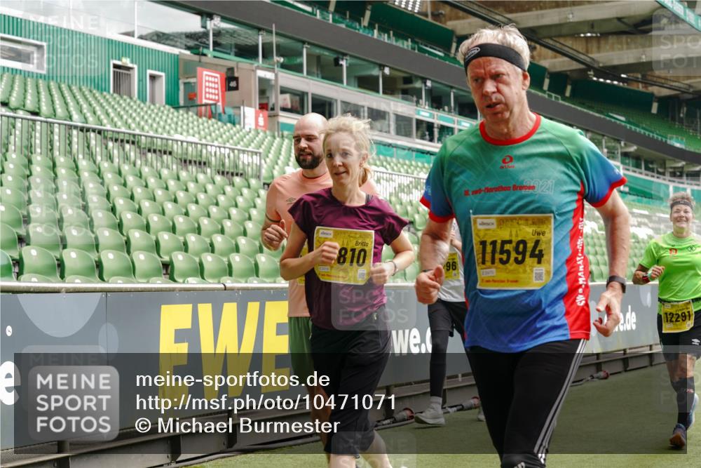 13.09.2026 - 21. swb-Marathon Bremen Michael Burmester http://msf.ph/oto/10471071 13.09.2026 10:36:45 Laufen im Stadion 10092, 10150, 10152, 10153, 10154, 10160, 10173, 10175, 10181, 10182, 10186, 10187, 10195, 10198, 10237, 10245, 10251, 10257, 10263, 10272, 10275, 10278, 10291, 10296, 10306, 10309, 10315, 10327, 10331, 10332, 10338, 10357, 10377, 10382, 10390, 10403, 10409, 10411, 10420, 10429, 10439, 10444, 10473, 10477, 10481, 10492, 10497, 10500, 10516, 10531, 10560, 10569, 10598, 10607, 10613, 10617, 10633, 10636, 10647, 10648, 10659, 10663, 10671, 10672, 10674 meine-sportfotos.de
