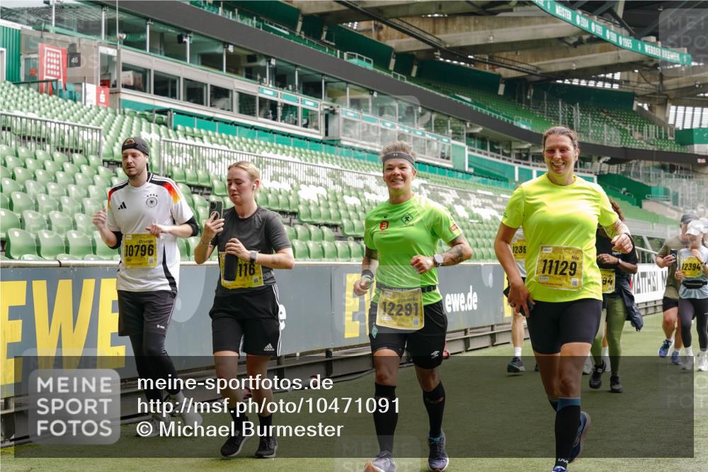 13.09.2026 - 21. swb-Marathon Bremen Michael Burmester http://msf.ph/oto/10471091 13.09.2026 10:36:46 Laufen im Stadion 10092, 10150, 10152, 10153, 10154, 10160, 10173, 10175, 10181, 10182, 10186, 10187, 10195, 10198, 10237, 10245, 10251, 10257, 10263, 10272, 10275, 10278, 10291, 10296, 10306, 10309, 10315, 10327, 10331, 10332, 10338, 10357, 10382, 10390, 10403, 10409, 10411, 10420, 10429, 10439, 10444, 10473, 10477, 10481, 10492, 10497, 10500, 10516, 10531, 10560, 10569, 10598, 10607, 10613, 10617, 10633, 10636, 10647, 10648, 10659, 10663, 10671, 10672, 10674 meine-sportfotos.de