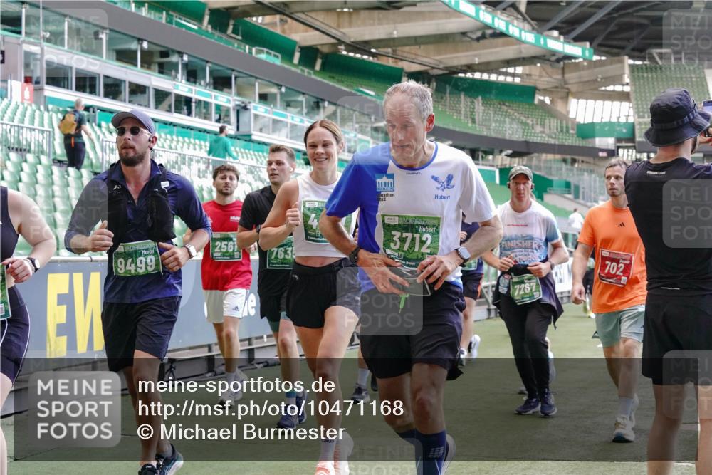 13.09.2026 - 21. swb-Marathon Bremen Michael Burmester http://msf.ph/oto/10471168 13.09.2026 13:14:34 Laufen im Stadion 266, 270, 278, 300, 414, 460, 576, 600, 631, 768, 950, 956, 1005, 1008, 1047, 1143, 1392, 1408, 1426, 1573, 1596, 1818, 1819, 1991, 2024, 2035, 2079, 2233, 2235, 2314, 2359, 2387, 2412, 2439, 2457, 2466, 2484, 2494, 2521, 2540, 2564, 2612, 2665, 2690, 2691, 2693, 2737, 2760, 2773, 2816, 2829, 2838, 2861, 2865, 2887, 2921, 2958, 2972, 2978, 3016, 3111, 3209, 3277, 3304, 3313, 3355, 3378, 3405, 3428, 3653, 3661, 3670, 3680, 3829, 4034, 4080, 4306, 703 meine-sportfotos.de