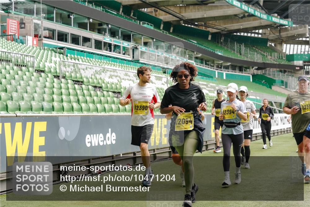 13.09.2026 - 21. swb-Marathon Bremen Michael Burmester http://msf.ph/oto/10471204 13.09.2026 10:36:49 Laufen im Stadion 10092, 10150, 10152, 10153, 10154, 10160, 10173, 10175, 10181, 10182, 10186, 10187, 10195, 10198, 10237, 10251, 10257, 10263, 10272, 10273, 10274, 10275, 10278, 10291, 10296, 10306, 10309, 10315, 10327, 10331, 10332, 10338, 10357, 10382, 10390, 10403, 10409, 10411, 10420, 10429, 10439, 10444, 10473, 10477, 10481, 10492, 10497, 10500, 10516, 10531, 10560, 10569, 10598, 10607, 10613, 10617, 10633, 10636, 10647, 10648, 10659, 10663, 10671, 10672, 10674 meine-sportfotos.de