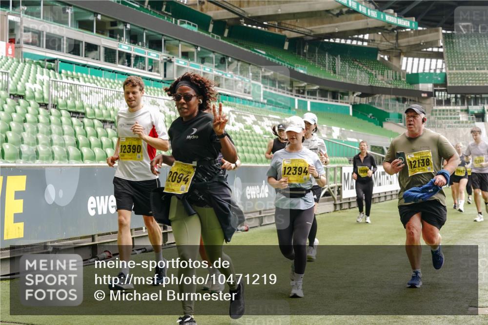 13.09.2026 - 21. swb-Marathon Bremen Michael Burmester http://msf.ph/oto/10471219 13.09.2026 10:36:49 Laufen im Stadion 10092, 10150, 10152, 10153, 10154, 10160, 10173, 10175, 10181, 10182, 10186, 10187, 10195, 10198, 10237, 10251, 10257, 10263, 10272, 10273, 10274, 10275, 10278, 10291, 10296, 10306, 10309, 10315, 10327, 10331, 10332, 10338, 10357, 10382, 10390, 10403, 10409, 10411, 10420, 10429, 10439, 10444, 10473, 10477, 10481, 10492, 10497, 10500, 10516, 10531, 10560, 10569, 10598, 10607, 10613, 10617, 10633, 10636, 10647, 10648, 10659, 10663, 10671, 10672, 10674 meine-sportfotos.de