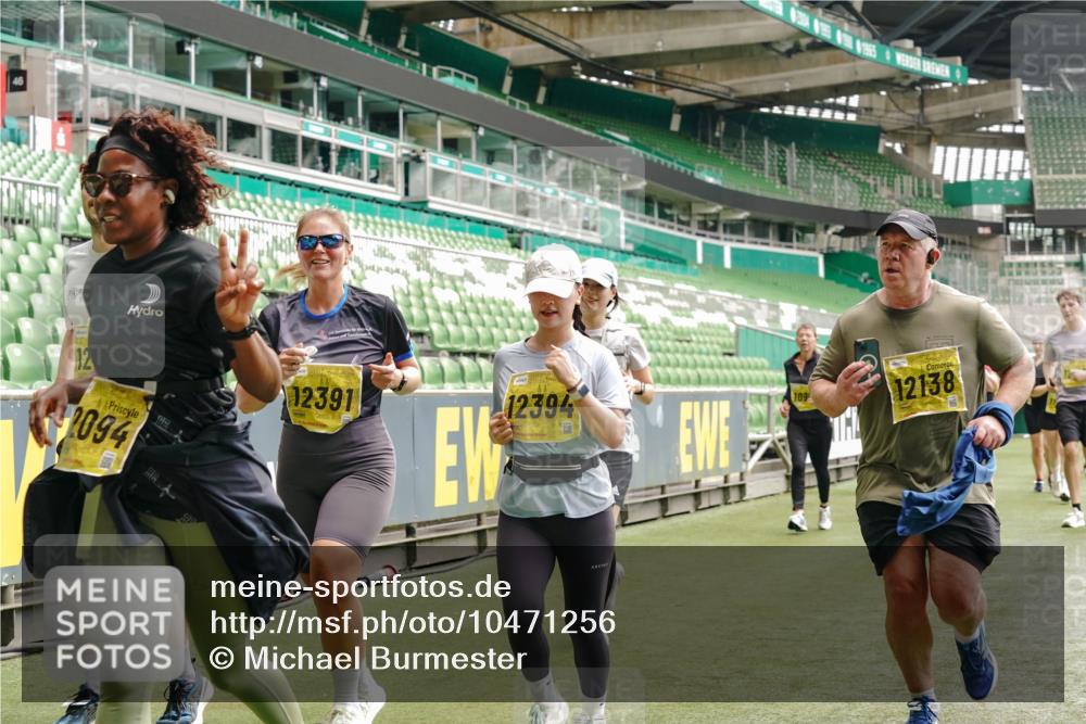 13.09.2026 - 21. swb-Marathon Bremen Michael Burmester http://msf.ph/oto/10471256 13.09.2026 10:36:50 Laufen im Stadion 10092, 10150, 10152, 10153, 10154, 10160, 10173, 10181, 10182, 10186, 10187, 10195, 10198, 10237, 10251, 10257, 10263, 10272, 10273, 10274, 10275, 10278, 10291, 10296, 10306, 10309, 10315, 10327, 10331, 10332, 10338, 10357, 10382, 10390, 10403, 10409, 10411, 10420, 10429, 10439, 10444, 10473, 10477, 10481, 10497, 10500, 10516, 10531, 10560, 10569, 10598, 10607, 10613, 10617, 10633, 10636, 10647, 10648, 10659, 10663, 10671, 10672, 10674 meine-sportfotos.de