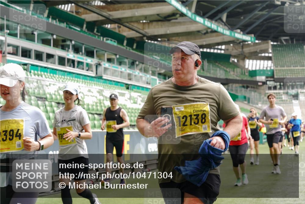 13.09.2026 - 21. swb-Marathon Bremen Michael Burmester http://msf.ph/oto/10471304 13.09.2026 10:36:51 Laufen im Stadion 10092, 10150, 10152, 10153, 10154, 10160, 10173, 10181, 10182, 10186, 10187, 10195, 10198, 10237, 10251, 10257, 10263, 10272, 10273, 10274, 10275, 10278, 10291, 10296, 10306, 10309, 10315, 10323, 10327, 10331, 10332, 10338, 10357, 10382, 10390, 10403, 10409, 10411, 10420, 10429, 10439, 10444, 10473, 10477, 10481, 10497, 10500, 10516, 10531, 10560, 10569, 10598, 10607, 10613, 10617, 10633, 10636, 10647, 10648, 10659, 10663, 10671, 10672, 10674 meine-sportfotos.de