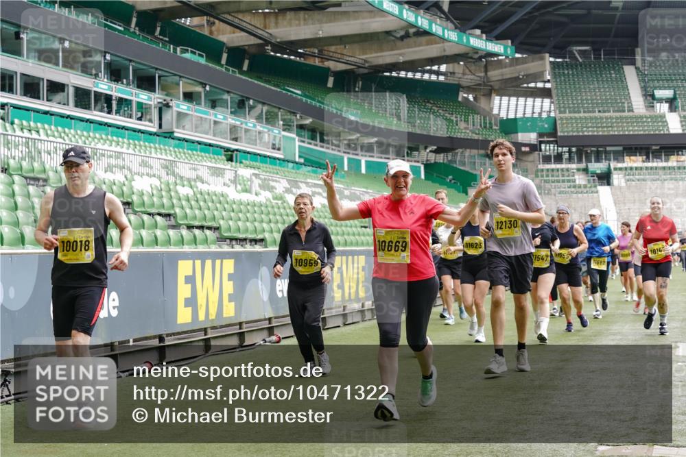 13.09.2026 - 21. swb-Marathon Bremen Michael Burmester http://msf.ph/oto/10471322 13.09.2026 10:36:52 Laufen im Stadion 10092, 10150, 10152, 10153, 10154, 10160, 10181, 10182, 10186, 10187, 10195, 10198, 10237, 10251, 10257, 10263, 10272, 10273, 10274, 10275, 10278, 10291, 10296, 10306, 10309, 10315, 10323, 10327, 10331, 10332, 10338, 10357, 10382, 10390, 10403, 10409, 10411, 10420, 10429, 10439, 10444, 10473, 10477, 10481, 10497, 10500, 10516, 10531, 10560, 10569, 10598, 10607, 10613, 10617, 10633, 10636, 10647, 10648, 10659, 10663, 10671, 10672, 10674 meine-sportfotos.de