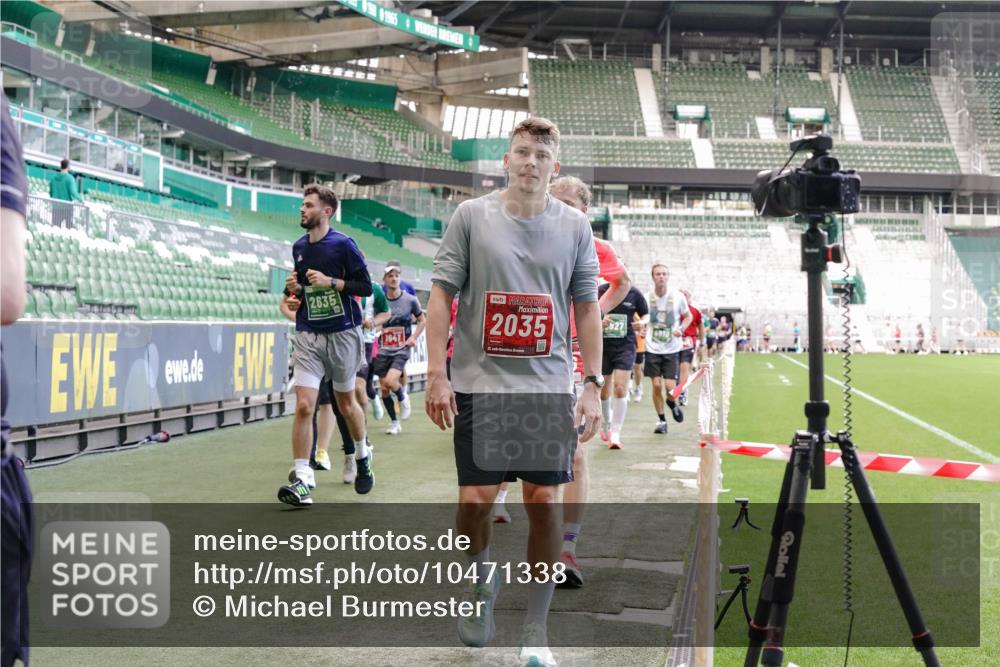 13.09.2026 - 21. swb-Marathon Bremen Michael Burmester http://msf.ph/oto/10471338 13.09.2026 13:14:39 Laufen im Stadion 263, 266, 270, 278, 300, 414, 460, 576, 600, 631, 768, 950, 956, 1005, 1008, 1047, 1392, 1408, 1426, 1573, 1596, 1818, 1819, 2024, 2035, 2079, 2233, 2235, 2314, 2359, 2385, 2387, 2412, 2457, 2466, 2484, 2494, 2521, 2540, 2564, 2612, 2690, 2691, 2693, 2737, 2760, 2783, 2816, 2829, 2838, 2859, 2861, 2865, 2887, 2921, 2958, 2972, 2978, 3016, 3111, 3157, 3209, 3277, 3304, 3355, 3378, 3405, 3428, 3653, 3661, 3670, 3680, 3829, 4034, 4080, 4306, 703 meine-sportfotos.de
