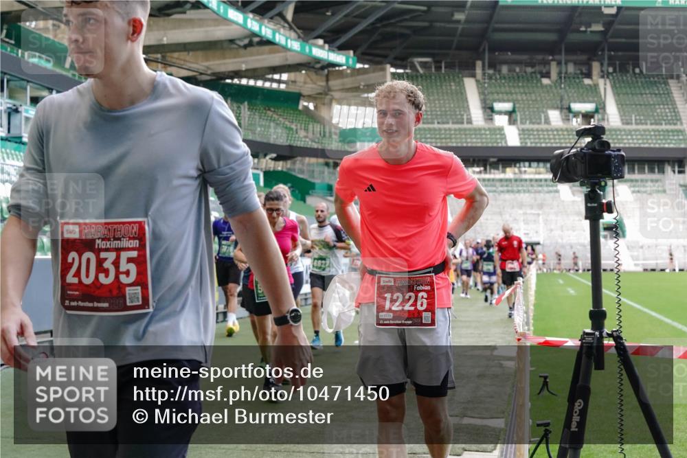 13.09.2026 - 21. swb-Marathon Bremen Michael Burmester http://msf.ph/oto/10471450 13.09.2026 13:14:42 Laufen im Stadion 263, 266, 270, 300, 414, 460, 600, 631, 768, 956, 1008, 1047, 1392, 1408, 1426, 1573, 1596, 1818, 1819, 2024, 2035, 2079, 2233, 2235, 2314, 2359, 2385, 2387, 2412, 2457, 2466, 2484, 2494, 2521, 2540, 2564, 2667, 2690, 2691, 2693, 2737, 2760, 2783, 2816, 2829, 2838, 2859, 2861, 2865, 2887, 2958, 2972, 2978, 3016, 3111, 3157, 3185, 3209, 3277, 3304, 3355, 3378, 3405, 3428, 3653, 3661, 3670, 3680, 3829, 4034, 4080, 4306, 703 meine-sportfotos.de
