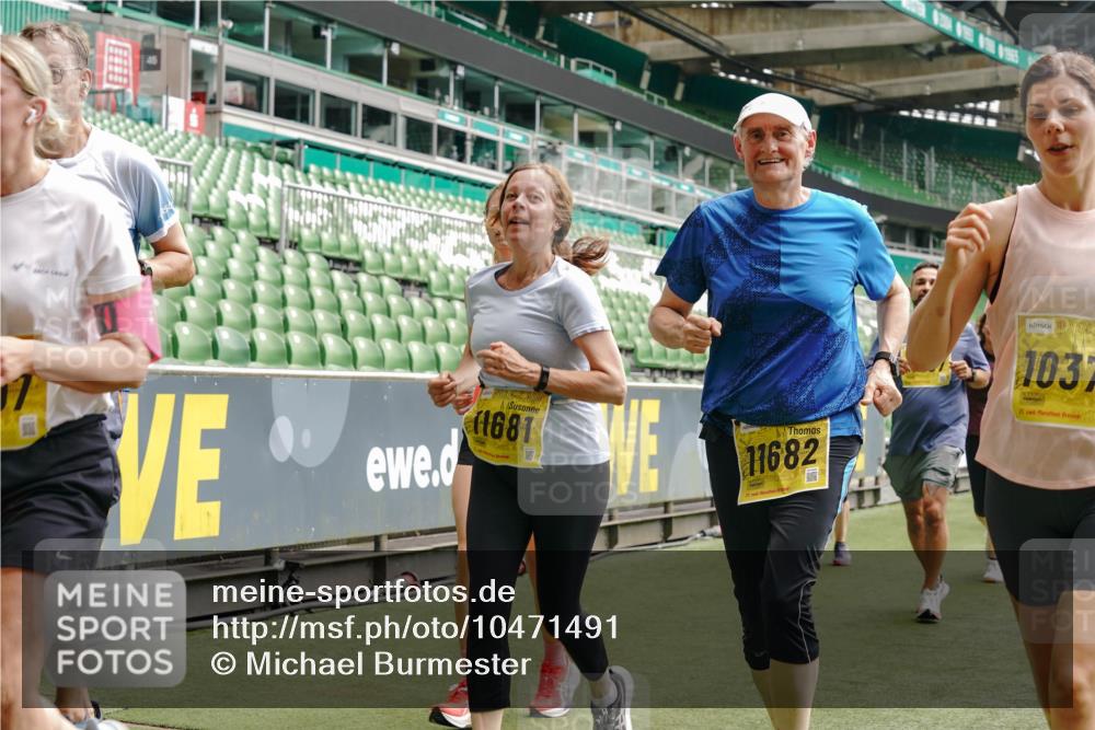 13.09.2026 - 21. swb-Marathon Bremen Michael Burmester http://msf.ph/oto/10471491 13.09.2026 10:36:59 Laufen im Stadion 10090, 10091, 10092, 10150, 10152, 10153, 10154, 10160, 10182, 10186, 10187, 10195, 10198, 10237, 10251, 10257, 10263, 10272, 10273, 10274, 10275, 10278, 10283, 10291, 10296, 10306, 10315, 10323, 10327, 10331, 10332, 10338, 10357, 10382, 10390, 10403, 10409, 10411, 10420, 10429, 10439, 10444, 10473, 10477, 10481, 10488, 10497, 10500, 10516, 10531, 10560, 10569, 10598, 10607, 10613, 10617, 10633, 10647, 10648, 10659, 10663, 10671, 10672, 10674 meine-sportfotos.de