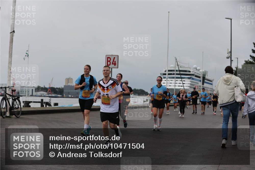 13.09.2026 - Kiel Lauf Andreas Tolksdorf http://msf.ph/oto/10471504 13.09.2026 12:19:04 Kiellinie 4, 5477, 10379, 11985 meine-sportfotos.de