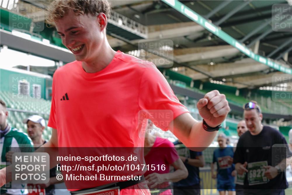 13.09.2026 - 21. swb-Marathon Bremen Michael Burmester http://msf.ph/oto/10471516 13.09.2026 13:14:45 Laufen im Stadion 263, 266, 270, 300, 414, 460, 600, 631, 768, 956, 1008, 1047, 1392, 1408, 1426, 1573, 1596, 1818, 1819, 2024, 2035, 2079, 2233, 2235, 2314, 2359, 2385, 2386, 2387, 2412, 2457, 2466, 2484, 2494, 2521, 2540, 2564, 2667, 2690, 2691, 2693, 2737, 2760, 2783, 2829, 2838, 2859, 2861, 2865, 2887, 2958, 2972, 2978, 3111, 3157, 3185, 3209, 3277, 3304, 3355, 3378, 3405, 3428, 3653, 3661, 3670, 3680, 3829, 4034, 4080, 4306, 703 meine-sportfotos.de