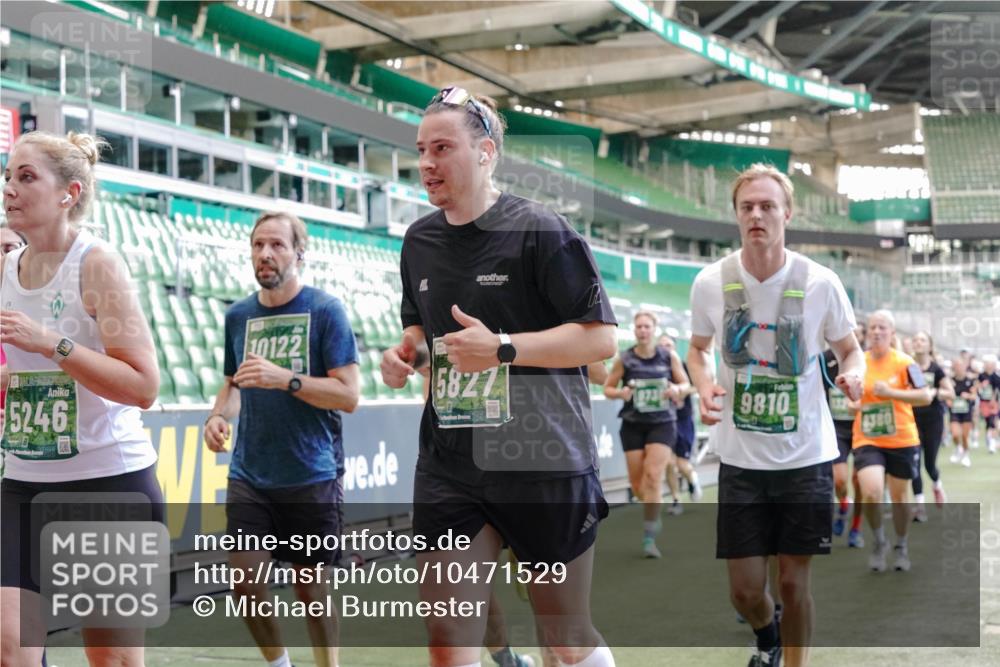 13.09.2026 - 21. swb-Marathon Bremen Michael Burmester http://msf.ph/oto/10471529 13.09.2026 13:14:45 Laufen im Stadion 263, 266, 270, 300, 414, 460, 600, 631, 768, 956, 1008, 1047, 1392, 1408, 1426, 1573, 1596, 1818, 1819, 2024, 2035, 2079, 2233, 2235, 2314, 2359, 2385, 2386, 2387, 2412, 2457, 2466, 2484, 2494, 2521, 2540, 2564, 2667, 2690, 2691, 2693, 2737, 2760, 2783, 2829, 2838, 2859, 2861, 2865, 2887, 2958, 2972, 2978, 3111, 3157, 3185, 3209, 3277, 3304, 3355, 3378, 3405, 3428, 3653, 3661, 3670, 3680, 3829, 4034, 4080, 4306, 703 meine-sportfotos.de