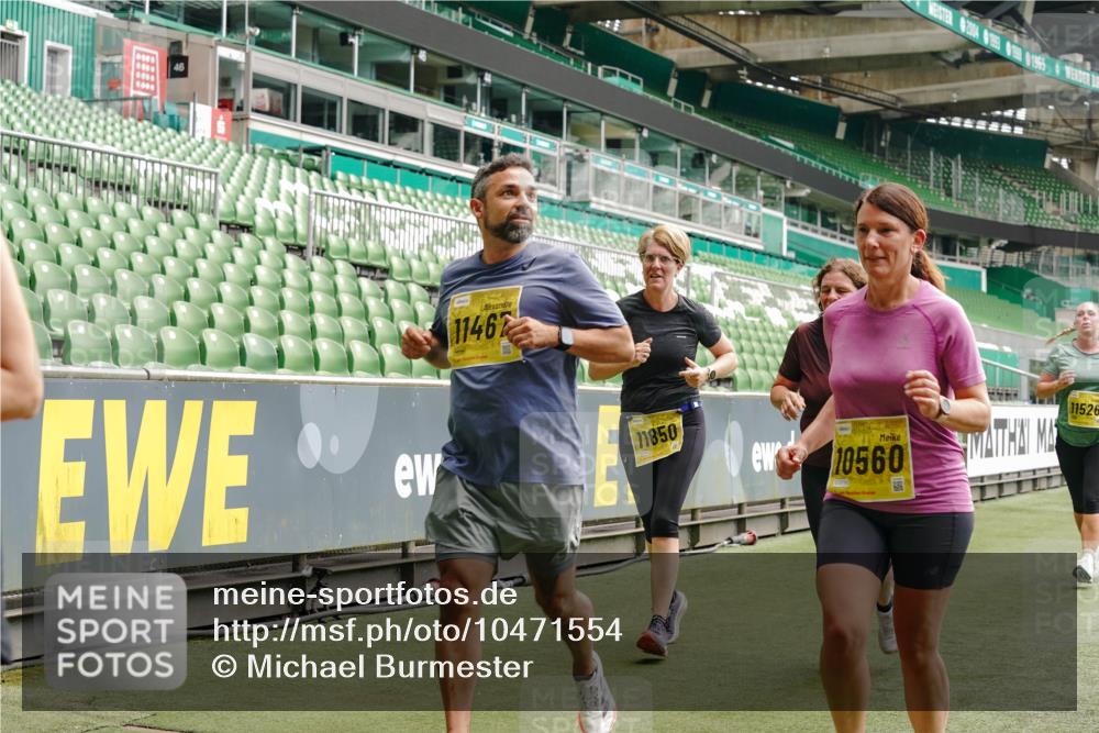 13.09.2026 - 21. swb-Marathon Bremen Michael Burmester http://msf.ph/oto/10471554 13.09.2026 10:37:01 Laufen im Stadion 10090, 10091, 10092, 10150, 10152, 10153, 10154, 10160, 10182, 10186, 10187, 10195, 10198, 10237, 10251, 10257, 10263, 10272, 10273, 10274, 10275, 10278, 10283, 10291, 10296, 10306, 10315, 10323, 10327, 10331, 10332, 10338, 10357, 10382, 10390, 10403, 10409, 10411, 10420, 10429, 10439, 10444, 10473, 10477, 10481, 10488, 10497, 10500, 10516, 10531, 10560, 10569, 10598, 10607, 10613, 10617, 10633, 10647, 10648, 10659, 10663, 10671, 10672, 10674 meine-sportfotos.de