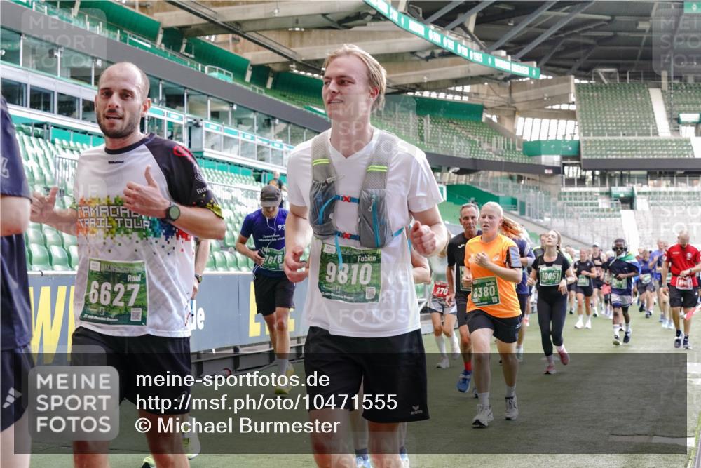13.09.2026 - 21. swb-Marathon Bremen Michael Burmester http://msf.ph/oto/10471555 13.09.2026 13:14:46 Laufen im Stadion 263, 266, 270, 300, 414, 460, 600, 631, 768, 956, 1008, 1047, 1392, 1408, 1426, 1573, 1596, 1818, 1819, 2024, 2035, 2079, 2233, 2235, 2314, 2359, 2385, 2386, 2387, 2412, 2457, 2466, 2484, 2494, 2521, 2540, 2564, 2667, 2690, 2691, 2693, 2737, 2760, 2783, 2829, 2838, 2859, 2861, 2865, 2874, 2887, 2958, 2972, 2978, 3111, 3157, 3185, 3209, 3277, 3304, 3355, 3378, 3405, 3428, 3653, 3661, 3670, 3680, 3829, 4034, 4080, 4306, 703 meine-sportfotos.de