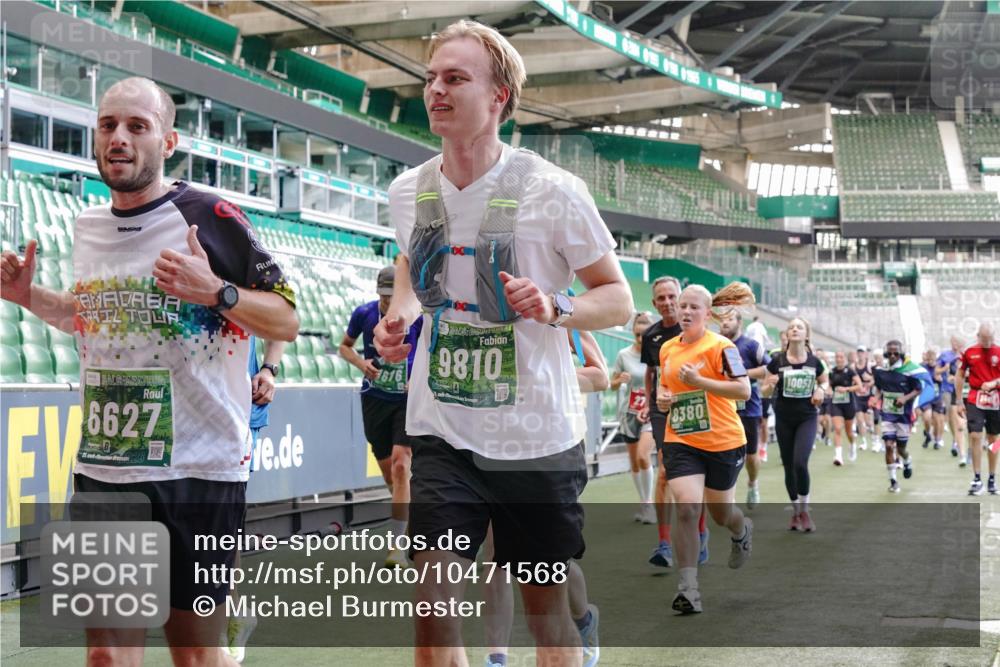 13.09.2026 - 21. swb-Marathon Bremen Michael Burmester http://msf.ph/oto/10471568 13.09.2026 13:14:46 Laufen im Stadion 263, 266, 270, 300, 414, 460, 600, 631, 768, 956, 1008, 1047, 1392, 1408, 1426, 1573, 1596, 1818, 1819, 2024, 2035, 2079, 2233, 2235, 2314, 2359, 2385, 2386, 2387, 2412, 2457, 2466, 2484, 2494, 2521, 2540, 2564, 2667, 2690, 2691, 2693, 2737, 2760, 2783, 2829, 2838, 2859, 2861, 2865, 2874, 2887, 2958, 2972, 2978, 3111, 3157, 3185, 3209, 3277, 3304, 3355, 3378, 3405, 3428, 3653, 3661, 3670, 3680, 3829, 4034, 4080, 4306, 703 meine-sportfotos.de