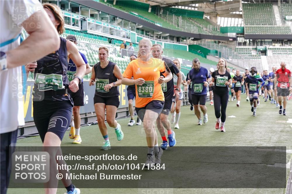 13.09.2026 - 21. swb-Marathon Bremen Michael Burmester http://msf.ph/oto/10471584 13.09.2026 13:14:47 Laufen im Stadion 263, 266, 270, 300, 414, 460, 600, 631, 768, 956, 1008, 1047, 1392, 1408, 1426, 1573, 1596, 1818, 1819, 2024, 2035, 2079, 2233, 2235, 2314, 2359, 2385, 2386, 2387, 2412, 2457, 2466, 2484, 2494, 2521, 2540, 2564, 2667, 2690, 2691, 2693, 2737, 2760, 2783, 2829, 2838, 2859, 2861, 2865, 2874, 2887, 2958, 2972, 2978, 3111, 3157, 3185, 3209, 3277, 3304, 3355, 3378, 3405, 3428, 3653, 3661, 3670, 3680, 3829, 4034, 4080, 4306, 703 meine-sportfotos.de