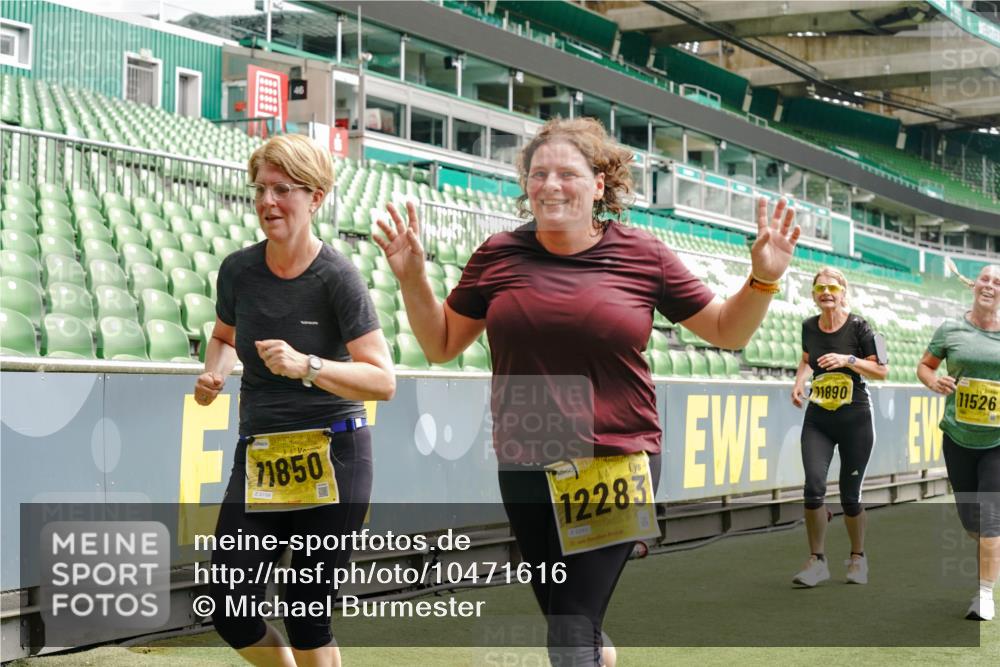 13.09.2026 - 21. swb-Marathon Bremen Michael Burmester http://msf.ph/oto/10471616 13.09.2026 10:37:02 Laufen im Stadion 10090, 10091, 10092, 10150, 10152, 10153, 10154, 10160, 10182, 10186, 10187, 10195, 10198, 10237, 10251, 10257, 10263, 10272, 10273, 10274, 10275, 10278, 10283, 10291, 10296, 10306, 10315, 10323, 10327, 10331, 10332, 10338, 10357, 10382, 10390, 10403, 10409, 10411, 10420, 10429, 10439, 10444, 10473, 10477, 10481, 10488, 10497, 10500, 10516, 10531, 10560, 10569, 10598, 10607, 10613, 10617, 10633, 10647, 10648, 10659, 10663, 10671, 10672, 10674 meine-sportfotos.de