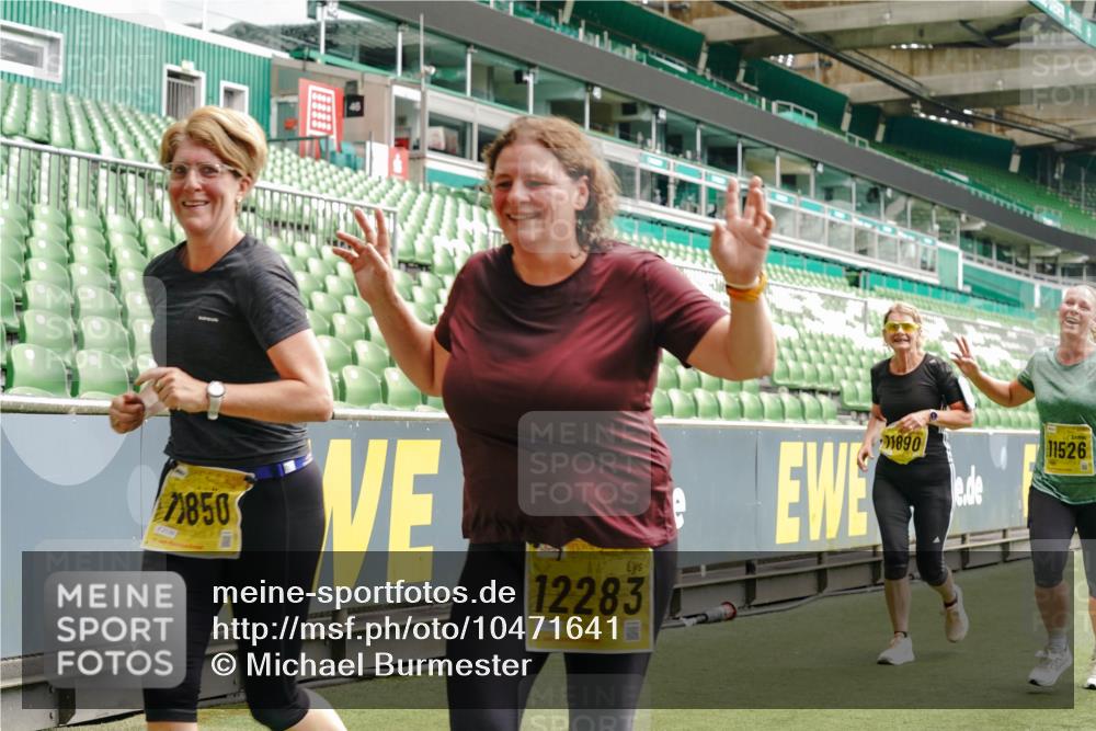 13.09.2026 - 21. swb-Marathon Bremen Michael Burmester http://msf.ph/oto/10471641 13.09.2026 10:37:03 Laufen im Stadion 10090, 10091, 10092, 10150, 10152, 10153, 10154, 10160, 10182, 10186, 10187, 10195, 10198, 10237, 10251, 10257, 10263, 10272, 10273, 10274, 10275, 10278, 10283, 10291, 10296, 10306, 10315, 10323, 10327, 10331, 10332, 10338, 10357, 10382, 10390, 10403, 10409, 10411, 10420, 10429, 10439, 10444, 10473, 10477, 10481, 10488, 10497, 10500, 10516, 10531, 10560, 10569, 10598, 10607, 10613, 10617, 10633, 10647, 10648, 10659, 10663, 10671, 10672, 10674 meine-sportfotos.de