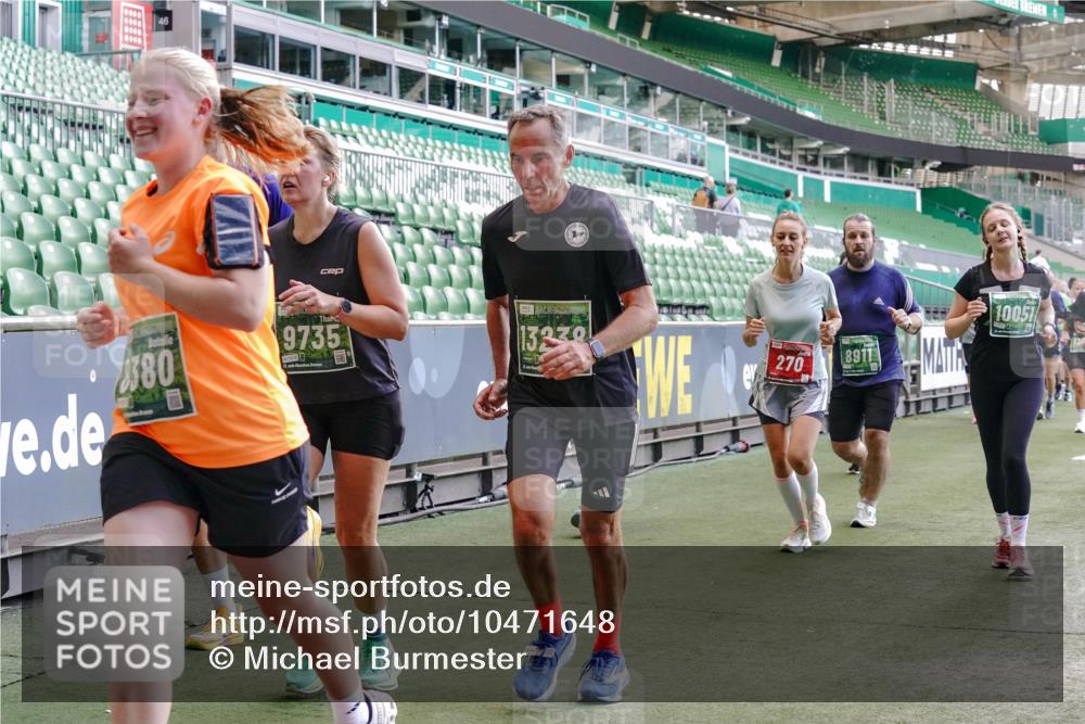 13.09.2026 - 21. swb-Marathon Bremen Michael Burmester http://msf.ph/oto/10471648 13.09.2026 13:14:48 Laufen im Stadion 263, 266, 270, 300, 414, 460, 600, 631, 768, 956, 1008, 1047, 1392, 1408, 1426, 1573, 1596, 1818, 1819, 2024, 2035, 2079, 2233, 2235, 2314, 2359, 2385, 2386, 2387, 2412, 2457, 2466, 2484, 2494, 2521, 2540, 2564, 2667, 2690, 2691, 2693, 2737, 2760, 2783, 2829, 2838, 2859, 2861, 2865, 2874, 2887, 2958, 2972, 2978, 3111, 3157, 3185, 3209, 3277, 3304, 3355, 3378, 3405, 3428, 3653, 3661, 3670, 3680, 3829, 4034, 4080, 4306, 703 meine-sportfotos.de