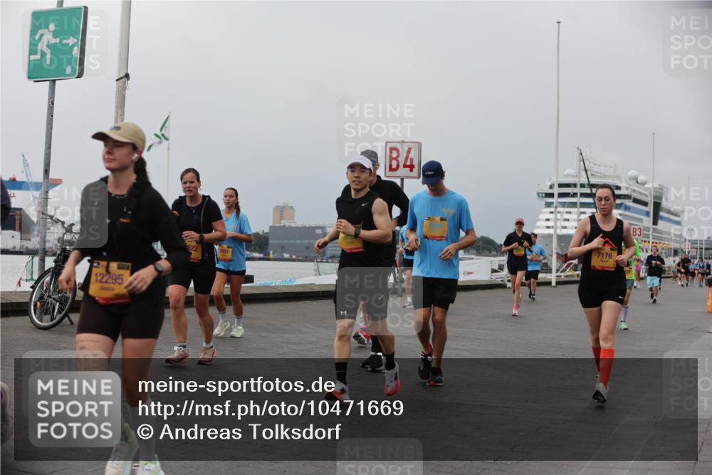 13.09.2026 - Kiel Lauf Andreas Tolksdorf http://msf.ph/oto/10471669 13.09.2026 12:19:16 Kiellinie 12295, 522, 6861, 4, 7178, 3 meine-sportfotos.de