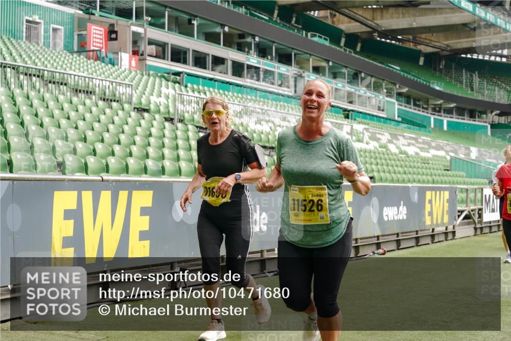 13.09.2026 - 21. swb-Marathon Bremen Michael Burmester http://msf.ph/oto/10471680 13.09.2026 10:37:04 Laufen im Stadion 10090, 10091, 10092, 10150, 10152, 10153, 10154, 10160, 10182, 10186, 10187, 10195, 10198, 10237, 10251, 10257, 10263, 10272, 10273, 10274, 10275, 10278, 10283, 10291, 10296, 10306, 10315, 10323, 10327, 10331, 10332, 10338, 10357, 10382, 10390, 10403, 10409, 10411, 10420, 10429, 10439, 10444, 10473, 10477, 10481, 10488, 10497, 10500, 10516, 10531, 10560, 10569, 10598, 10607, 10613, 10617, 10633, 10647, 10648, 10659, 10663, 10671, 10672, 10674 meine-sportfotos.de