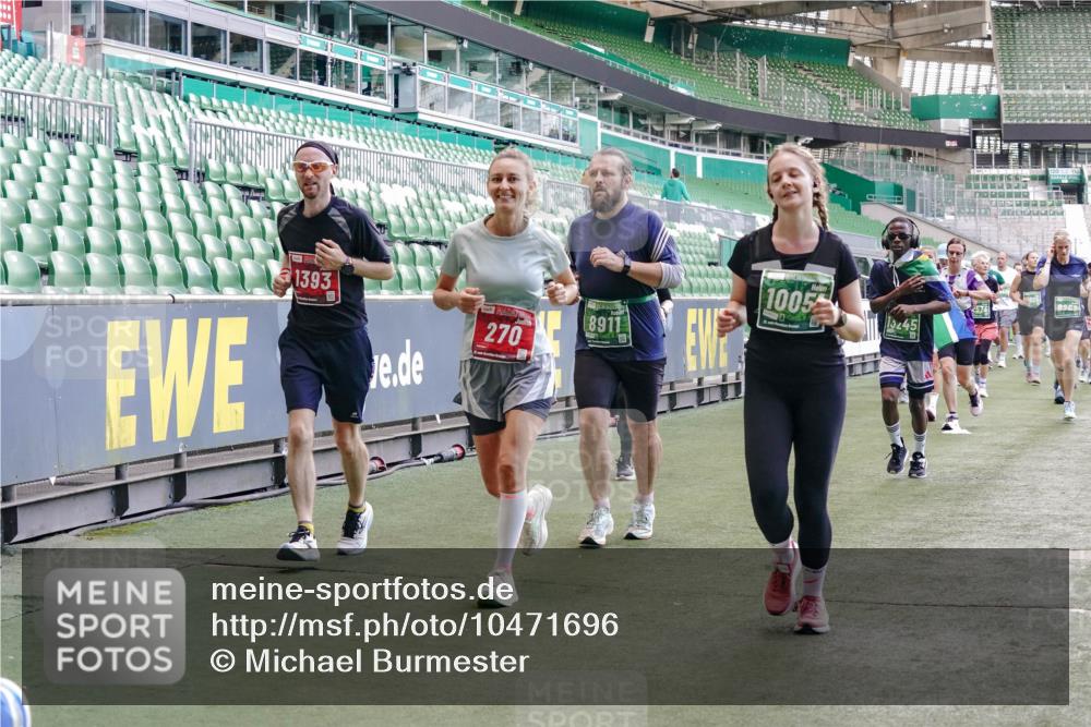 13.09.2026 - 21. swb-Marathon Bremen Michael Burmester http://msf.ph/oto/10471696 13.09.2026 13:14:49 Laufen im Stadion 263, 266, 270, 300, 414, 460, 600, 631, 768, 956, 1008, 1047, 1392, 1408, 1426, 1573, 1596, 1818, 1819, 2024, 2035, 2079, 2233, 2235, 2314, 2359, 2385, 2386, 2387, 2412, 2457, 2466, 2484, 2494, 2521, 2540, 2564, 2667, 2690, 2691, 2693, 2737, 2760, 2783, 2829, 2838, 2859, 2861, 2865, 2874, 2887, 2958, 2972, 2978, 3111, 3157, 3185, 3209, 3265, 3277, 3304, 3355, 3378, 3405, 3428, 3653, 3661, 3670, 3680, 3829, 4034, 4080, 4306, 703 meine-sportfotos.de