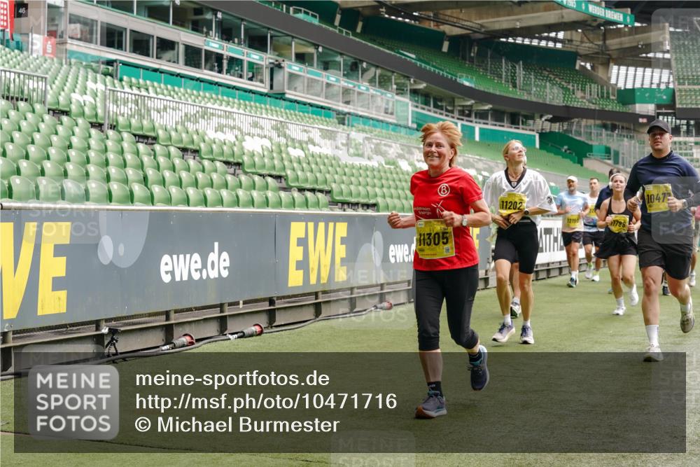 13.09.2026 - 21. swb-Marathon Bremen Michael Burmester http://msf.ph/oto/10471716 13.09.2026 10:37:05 Laufen im Stadion 10090, 10091, 10092, 10150, 10152, 10153, 10154, 10160, 10182, 10186, 10187, 10195, 10198, 10237, 10251, 10257, 10263, 10272, 10273, 10274, 10275, 10278, 10283, 10291, 10296, 10306, 10315, 10323, 10327, 10331, 10332, 10338, 10357, 10382, 10390, 10403, 10409, 10411, 10420, 10429, 10439, 10444, 10473, 10477, 10481, 10488, 10497, 10500, 10516, 10531, 10560, 10569, 10598, 10607, 10613, 10617, 10633, 10647, 10648, 10659, 10663, 10671, 10672, 10674 meine-sportfotos.de