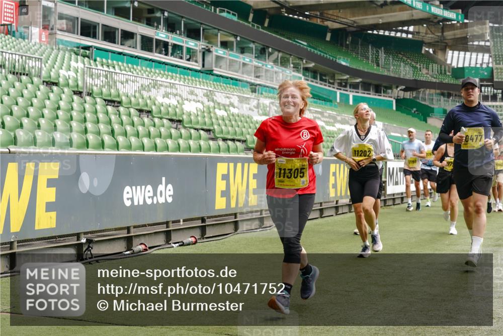13.09.2026 - 21. swb-Marathon Bremen Michael Burmester http://msf.ph/oto/10471752 13.09.2026 10:37:06 Laufen im Stadion 10090, 10091, 10092, 10150, 10152, 10153, 10154, 10160, 10182, 10186, 10187, 10195, 10198, 10237, 10251, 10257, 10263, 10272, 10273, 10274, 10275, 10278, 10283, 10291, 10296, 10306, 10315, 10323, 10327, 10331, 10332, 10338, 10357, 10382, 10390, 10403, 10409, 10411, 10420, 10429, 10439, 10444, 10473, 10477, 10481, 10488, 10497, 10500, 10516, 10531, 10560, 10569, 10598, 10607, 10613, 10617, 10633, 10647, 10648, 10659, 10663, 10671, 10672, 10674 meine-sportfotos.de