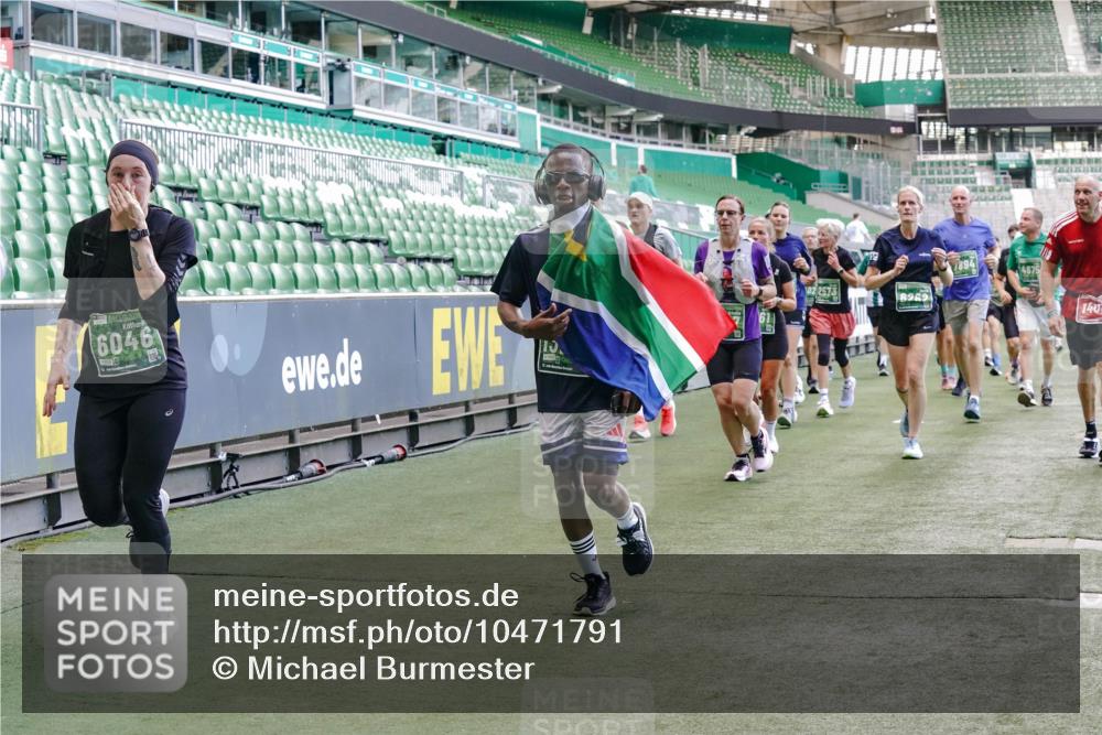13.09.2026 - 21. swb-Marathon Bremen Michael Burmester http://msf.ph/oto/10471791 13.09.2026 13:14:52 Laufen im Stadion 263, 266, 300, 414, 460, 600, 631, 768, 956, 1008, 1047, 1392, 1408, 1573, 1596, 1818, 1819, 2024, 2035, 2079, 2233, 2235, 2314, 2359, 2385, 2386, 2387, 2412, 2457, 2466, 2484, 2494, 2521, 2540, 2564, 2667, 2690, 2691, 2693, 2737, 2760, 2783, 2829, 2838, 2859, 2861, 2865, 2874, 2887, 2958, 2972, 2978, 3075, 3111, 3157, 3165, 3185, 3209, 3265, 3304, 3355, 3378, 3405, 3428, 3653, 3661, 3670, 3680, 3829, 4034, 4080, 4306, 703 meine-sportfotos.de