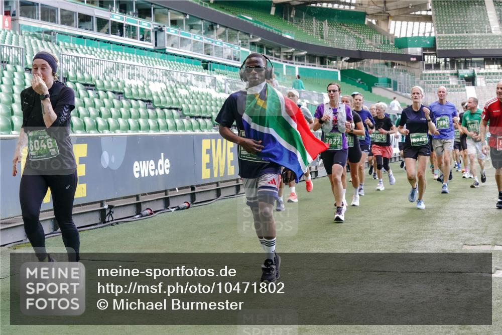 13.09.2026 - 21. swb-Marathon Bremen Michael Burmester http://msf.ph/oto/10471802 13.09.2026 13:14:52 Laufen im Stadion 263, 266, 300, 414, 460, 600, 631, 768, 956, 1008, 1047, 1392, 1408, 1573, 1596, 1818, 1819, 2024, 2035, 2079, 2233, 2235, 2314, 2359, 2385, 2386, 2387, 2412, 2457, 2466, 2484, 2494, 2521, 2540, 2564, 2667, 2690, 2691, 2693, 2737, 2760, 2783, 2829, 2838, 2859, 2861, 2865, 2874, 2887, 2958, 2972, 2978, 3075, 3111, 3157, 3165, 3185, 3209, 3265, 3304, 3355, 3378, 3405, 3428, 3653, 3661, 3670, 3680, 3829, 4034, 4080, 4306, 703 meine-sportfotos.de