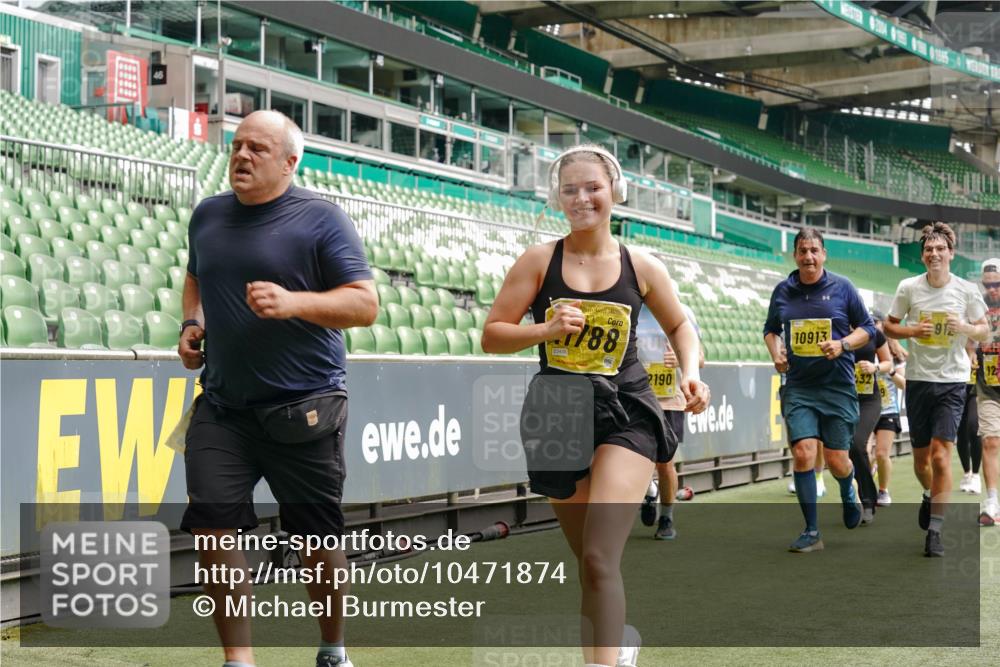 13.09.2026 - 21. swb-Marathon Bremen Michael Burmester http://msf.ph/oto/10471874 13.09.2026 10:37:09 Laufen im Stadion 10090, 10091, 10092, 10150, 10152, 10153, 10154, 10160, 10186, 10187, 10195, 10198, 10237, 10251, 10257, 10263, 10272, 10273, 10274, 10275, 10278, 10283, 10291, 10296, 10306, 10315, 10323, 10327, 10331, 10332, 10338, 10357, 10375, 10376, 10382, 10390, 10403, 10409, 10411, 10420, 10429, 10432, 10439, 10444, 10473, 10481, 10488, 10497, 10500, 10516, 10531, 10560, 10569, 10598, 10607, 10613, 10633, 10647, 10648, 10654, 10659, 10663, 10671, 10672, 10674 meine-sportfotos.de