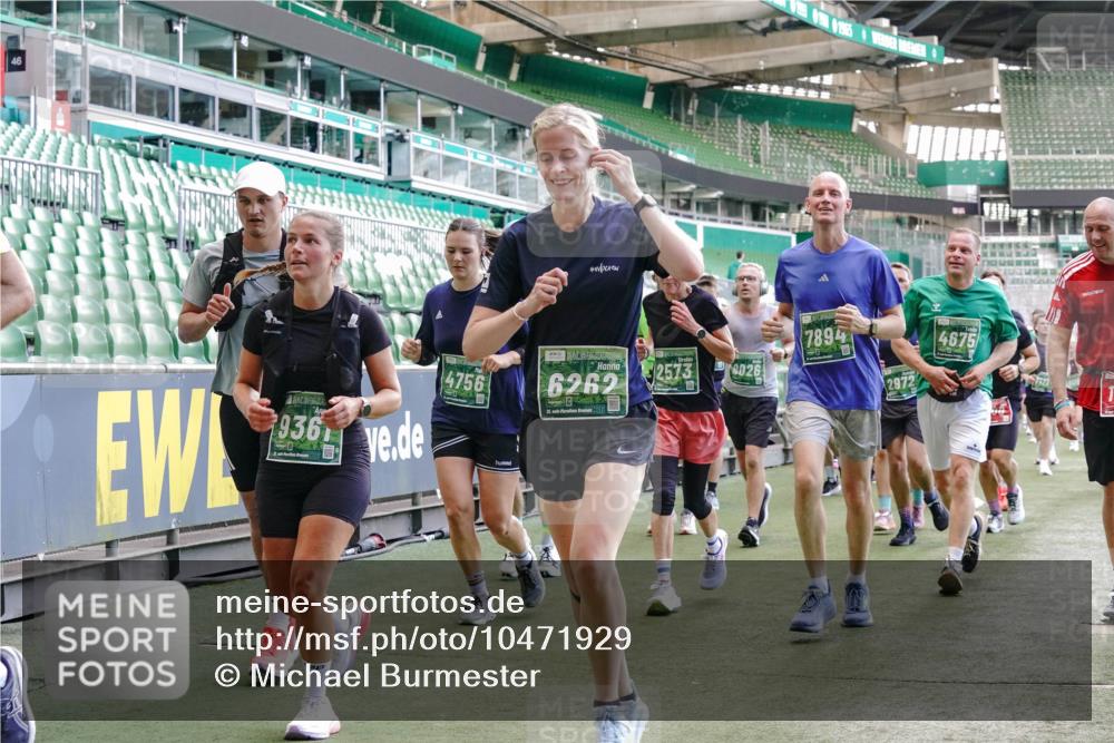 13.09.2026 - 21. swb-Marathon Bremen Michael Burmester http://msf.ph/oto/10471929 13.09.2026 13:14:55 Laufen im Stadion 263, 266, 300, 414, 460, 600, 631, 768, 956, 1008, 1047, 1392, 1408, 1573, 1596, 1818, 1819, 1874, 2024, 2035, 2079, 2233, 2235, 2314, 2359, 2385, 2386, 2387, 2412, 2457, 2466, 2484, 2494, 2521, 2540, 2564, 2667, 2690, 2691, 2693, 2737, 2760, 2783, 2829, 2838, 2859, 2861, 2865, 2874, 2887, 2958, 2972, 2978, 3075, 3111, 3157, 3165, 3185, 3209, 3265, 3304, 3355, 3378, 3382, 3405, 3428, 3653, 3661, 3670, 3680, 3829, 4034, 4080, 4306, 703 meine-sportfotos.de