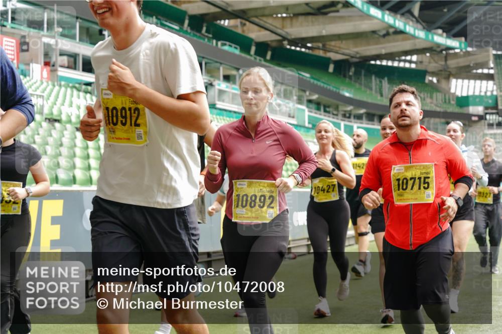 13.09.2026 - 21. swb-Marathon Bremen Michael Burmester http://msf.ph/oto/10472008 13.09.2026 10:37:13 Laufen im Stadion 10090, 10091, 10092, 10150, 10152, 10153, 10154, 10160, 10186, 10187, 10198, 10237, 10251, 10257, 10263, 10272, 10273, 10274, 10275, 10278, 10283, 10291, 10296, 10306, 10315, 10323, 10327, 10331, 10332, 10338, 10357, 10370, 10375, 10376, 10382, 10390, 10403, 10411, 10420, 10429, 10432, 10439, 10444, 10473, 10481, 10488, 10497, 10500, 10516, 10531, 10560, 10569, 10598, 10607, 10613, 10633, 10647, 10648, 10654, 10659, 10663, 10671, 10672, 10674 meine-sportfotos.de