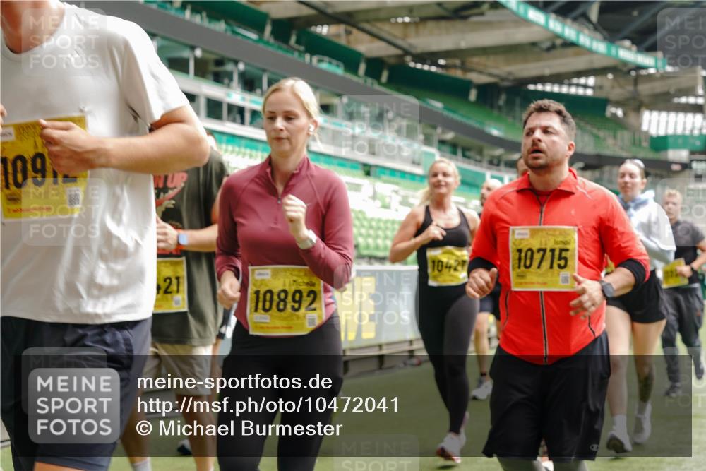 13.09.2026 - 21. swb-Marathon Bremen Michael Burmester http://msf.ph/oto/10472041 13.09.2026 10:37:13 Laufen im Stadion 10090, 10091, 10092, 10150, 10152, 10153, 10154, 10160, 10186, 10187, 10198, 10237, 10251, 10257, 10263, 10272, 10273, 10274, 10275, 10278, 10283, 10291, 10296, 10306, 10315, 10323, 10327, 10331, 10332, 10338, 10357, 10370, 10375, 10376, 10382, 10390, 10403, 10411, 10420, 10429, 10432, 10439, 10444, 10473, 10481, 10488, 10497, 10500, 10516, 10531, 10560, 10569, 10598, 10607, 10613, 10633, 10647, 10648, 10654, 10659, 10663, 10671, 10672, 10674 meine-sportfotos.de