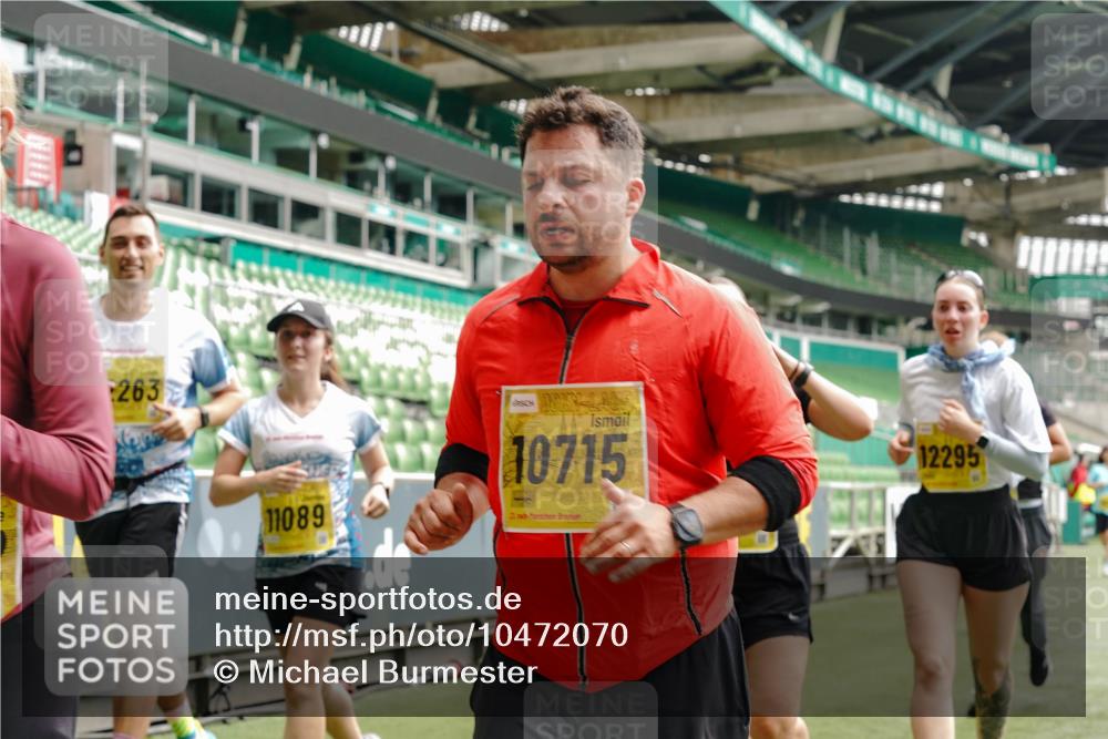 13.09.2026 - 21. swb-Marathon Bremen Michael Burmester http://msf.ph/oto/10472070 13.09.2026 10:37:14 Laufen im Stadion 10090, 10091, 10092, 10150, 10152, 10153, 10154, 10160, 10186, 10187, 10198, 10237, 10251, 10257, 10263, 10272, 10273, 10274, 10275, 10278, 10283, 10291, 10296, 10306, 10315, 10323, 10327, 10331, 10332, 10338, 10357, 10370, 10375, 10376, 10382, 10390, 10403, 10411, 10420, 10429, 10432, 10439, 10444, 10473, 10481, 10488, 10497, 10500, 10516, 10531, 10560, 10569, 10598, 10607, 10613, 10633, 10647, 10648, 10654, 10659, 10663, 10671, 10672, 10674 meine-sportfotos.de