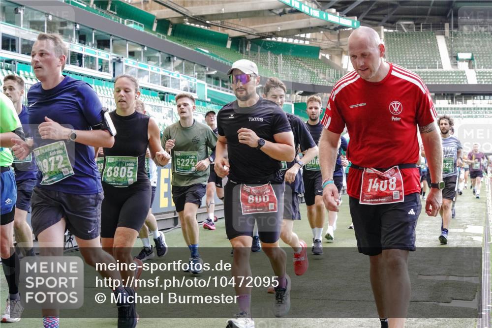 13.09.2026 - 21. swb-Marathon Bremen Michael Burmester http://msf.ph/oto/10472095 13.09.2026 13:14:58 Laufen im Stadion 143, 263, 266, 300, 414, 460, 600, 631, 768, 956, 1008, 1047, 1392, 1408, 1573, 1596, 1818, 1819, 1874, 2024, 2035, 2079, 2233, 2235, 2314, 2359, 2385, 2386, 2387, 2412, 2457, 2466, 2484, 2494, 2521, 2540, 2564, 2667, 2690, 2691, 2693, 2737, 2760, 2783, 2829, 2838, 2859, 2861, 2865, 2874, 2887, 2958, 2972, 2978, 3075, 3111, 3157, 3165, 3185, 3209, 3265, 3304, 3355, 3378, 3382, 3405, 3428, 3653, 3661, 3670, 3680, 3829, 4034, 4080, 4306, 703 meine-sportfotos.de